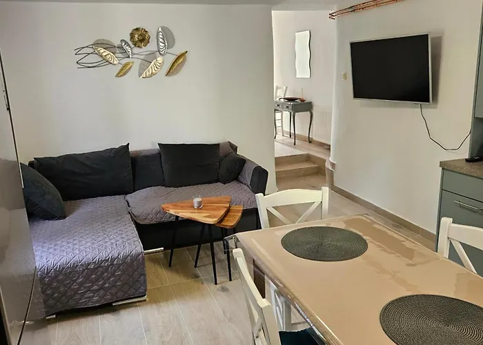 Jb2 Grmovine Apartment Risika