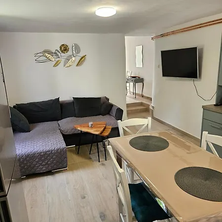 Jb2 Grmovine Apartament Risika